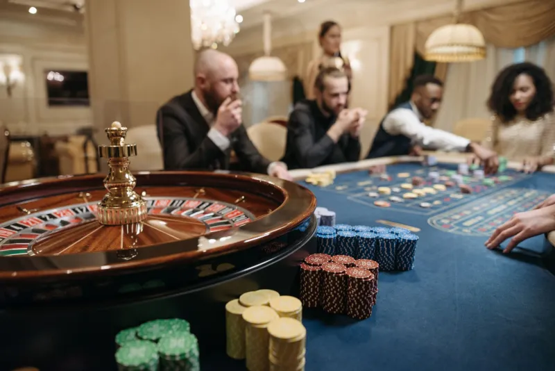 Does the Clock Actually Matter? How Playing Instant Games at Different Hours Shapes Your Results